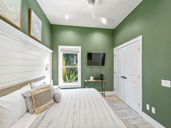 Steps to Beach Anna Maria Island Vacation Home Four Bedrooms