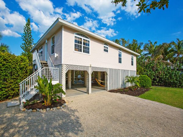 Walk to Beach Three Bedroom Rental Home in Sanibel