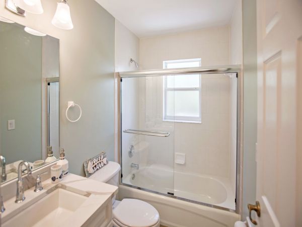 Walk to Beach Three Bedroom Rental Home in Sanibel