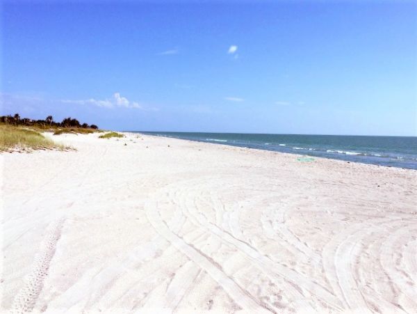 Walk to Beach Vacation Home in Sanibel