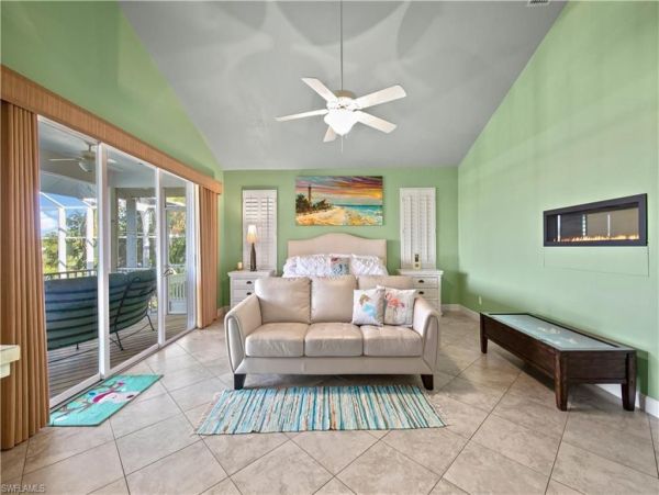Walk to Beach Vacation Home in Sanibel