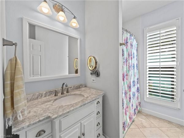 Walk to Beach Vacation Home in Sanibel