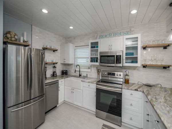 Short Walk to Beach Anna Maria Island Vacation Home 3 Bdr