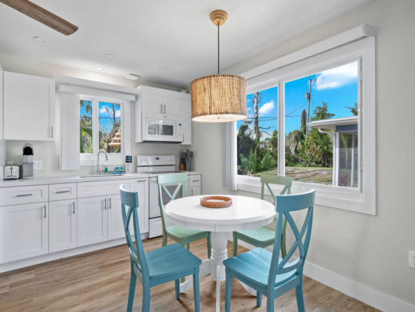 Charming Two Bedroom Coastal Cottage in Sanibel