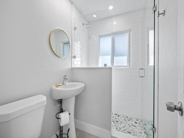 Charming Two Bedroom Coastal Cottage in Sanibel