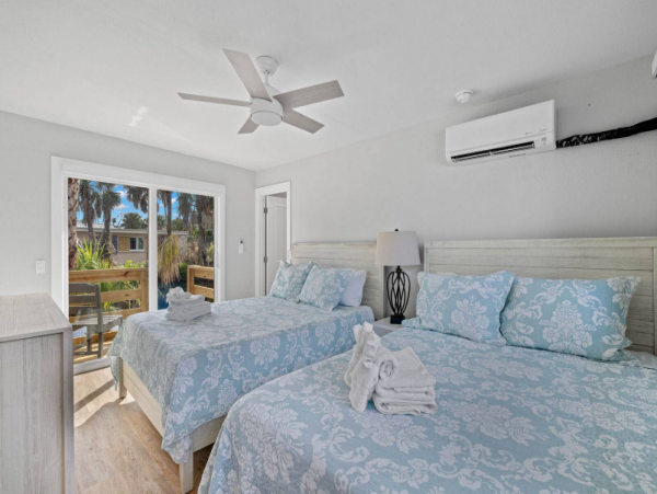Charming Two Bedroom Coastal Cottage in Sanibel
