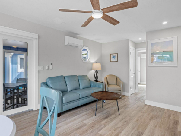Charming Two Bedroom Coastal Cottage in Sanibel
