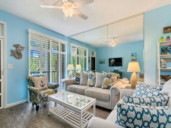 Sanibel Island Rental Adorable Stroll to beaches