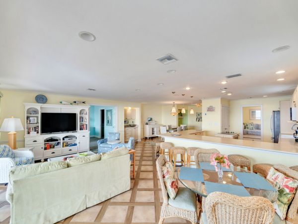 Great Gulf Front Expansive Condo Exquisite Gulf Views in Sanibel
