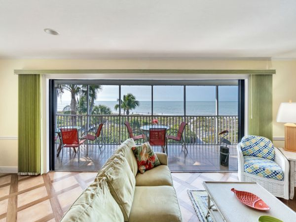 Great Gulf Front Expansive Condo Exquisite Gulf Views in Sanibel