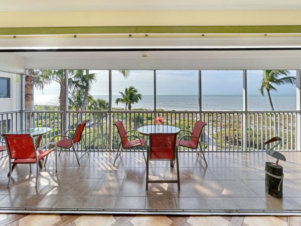 Great Gulf Front Expansive Condo Exquisite Gulf Views in Sanibel