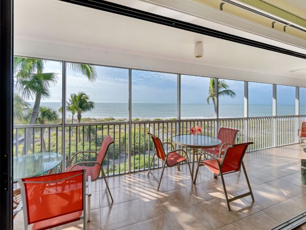 Great Gulf Front Expansive Condo Exquisite Gulf Views in Sanibel