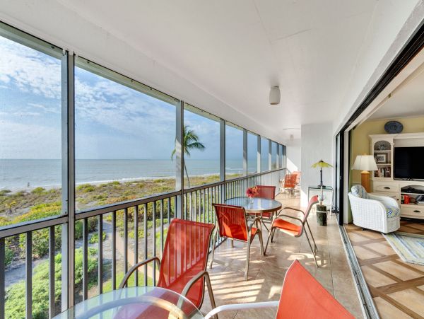 Great Gulf Front Expansive Condo Exquisite Gulf Views in Sanibel