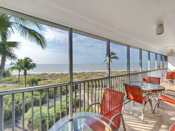 Great Gulf Front Expansive Condo Exquisite Gulf Views in Sanibel