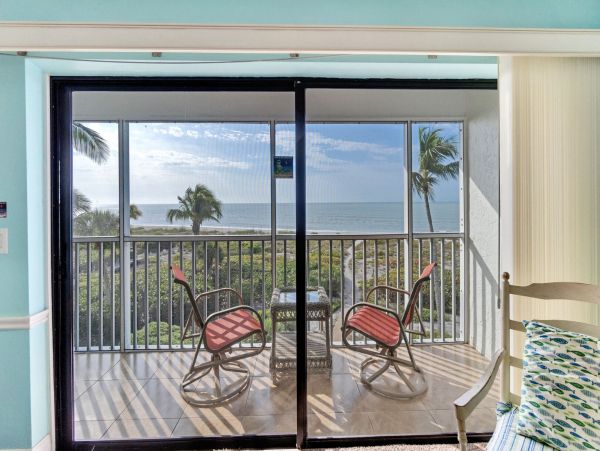 Great Gulf Front Expansive Condo Exquisite Gulf Views in Sanibel