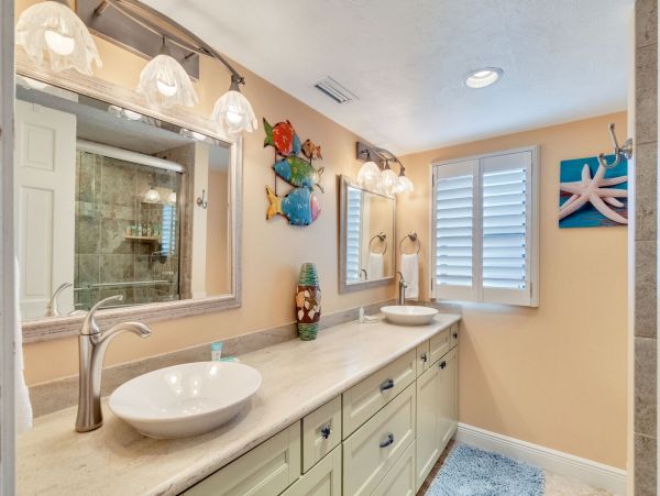 Great Gulf Front Expansive Condo Exquisite Gulf Views in Sanibel