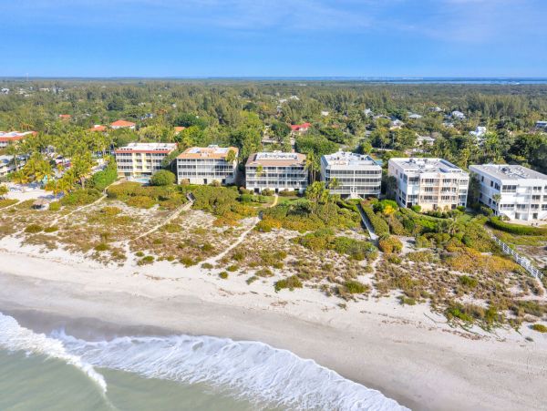 Great Gulf Front Expansive Condo Exquisite Gulf Views in Sanibel
