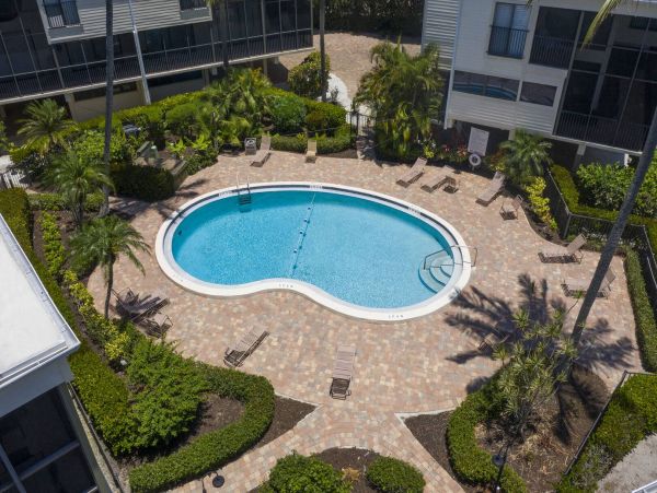 Sanibel Oceanfront Town Home With 3 Bedrooms