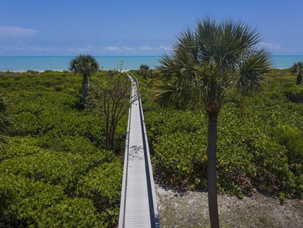 Sanibel Oceanfront Town Home With 3 Bedrooms