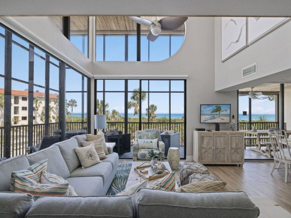 Sanibel Oceanfront Town Home With 3 Bedrooms