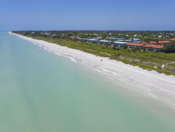 Sanibel Oceanfront Town Home With 3 Bedrooms