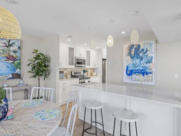 Sanibel Oceanfront Town Home With 3 Bedrooms