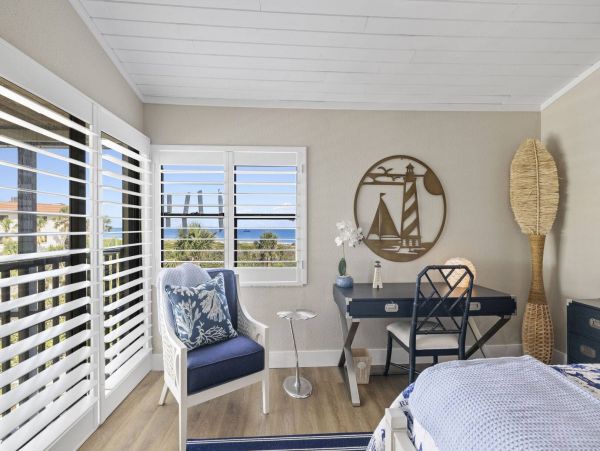 Sanibel Oceanfront Town Home With 3 Bedrooms