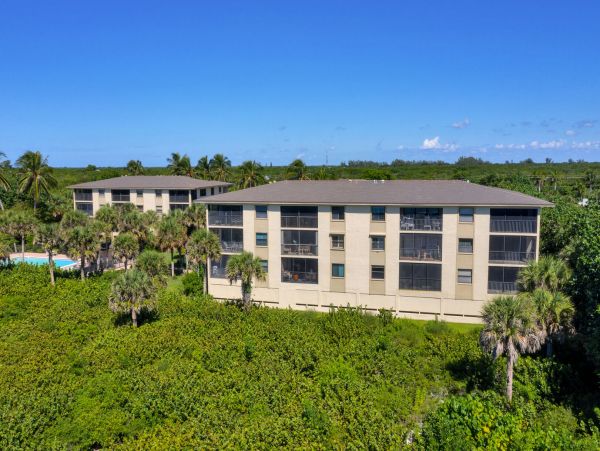 GULF VIEWS SANIBEL ON THE BEACH CONDO