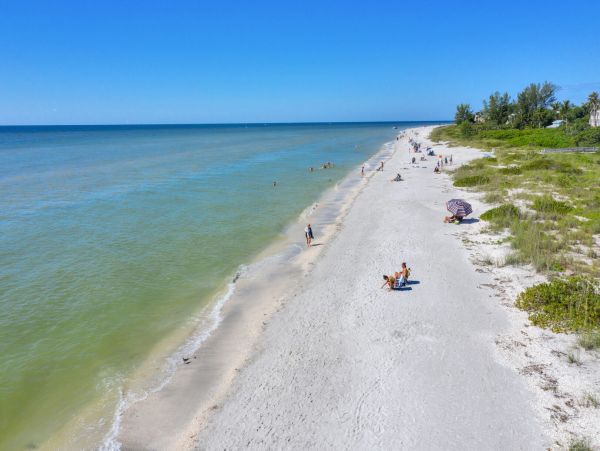 GULF VIEWS SANIBEL ON THE BEACH CONDO