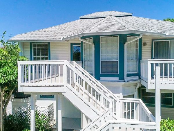 Sanibel Four Bedroom Vacation Home with Pool