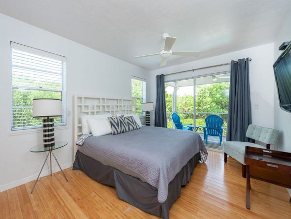 Sanibel Four Bedroom Vacation Home with Pool