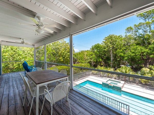 Sanibel Four Bedroom Vacation Home with Pool
