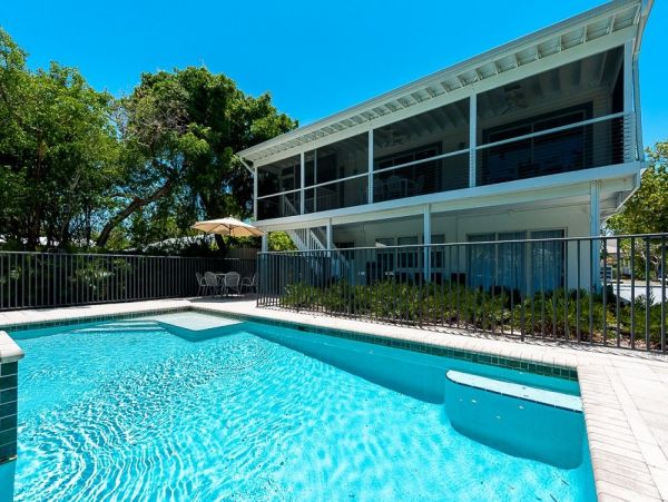 Sanibel Four Bedroom Vacation Home with Pool