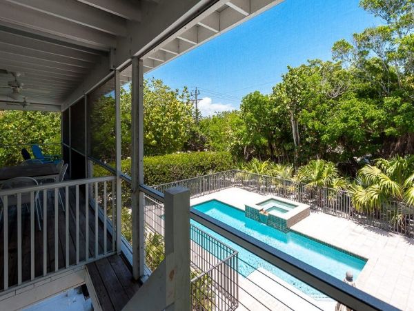 Sanibel Four Bedroom Vacation Home with Pool