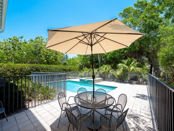 Sanibel Four Bedroom Vacation Home with Pool