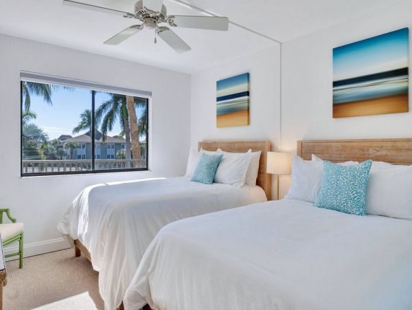 Sanibel Vacation Condo 2 Bedroom, Balcony, Pool & Tennis Courts