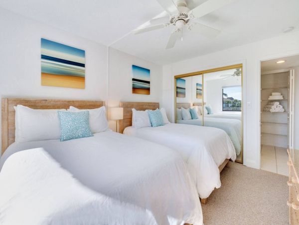 Sanibel Vacation Condo 2 Bedroom, Balcony, Pool & Tennis Courts