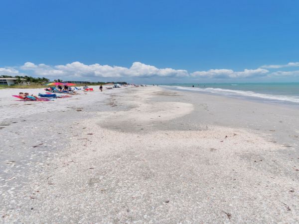 Sanibel Vacation Condo 2 Bedroom, Balcony, Pool & Tennis Courts