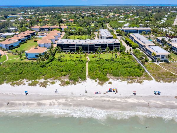 Sanibel Vacation Condo 2 Bedroom, Balcony, Pool & Tennis Courts
