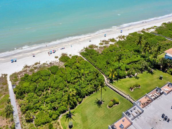 Sanibel Vacation Condo 2 Bedroom, Balcony, Pool & Tennis Courts