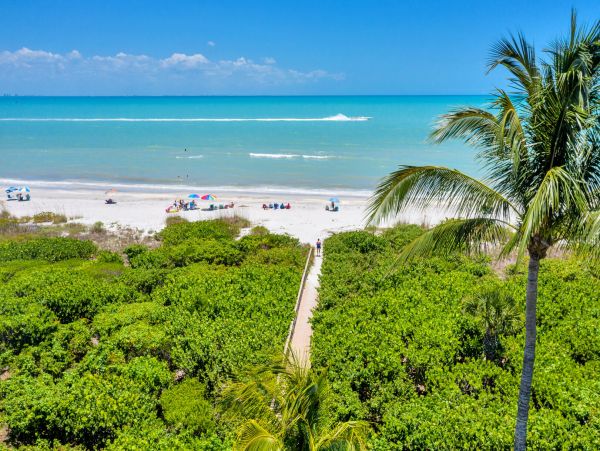 Sanibel Vacation Condo 2 Bedroom, Balcony, Pool & Tennis Courts