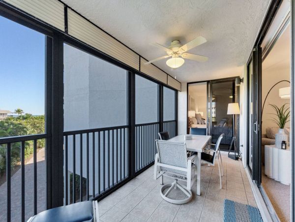 Sanibel Vacation Condo 2 Bedroom, Balcony, Pool & Tennis Courts
