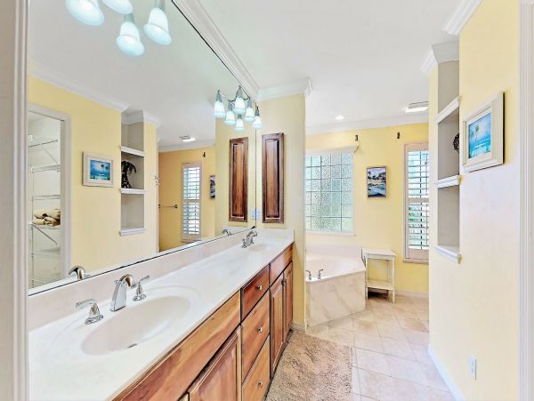 Sanibel Vacation Home Five Bedroom