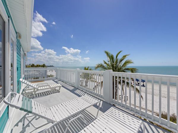On Beach Fort Myers Vacation Home Four Bedroom