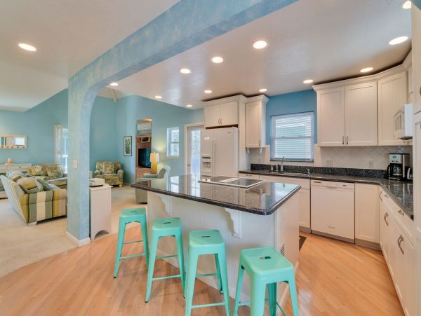 Captiva Charming Three Bedroom Vacation Residence.