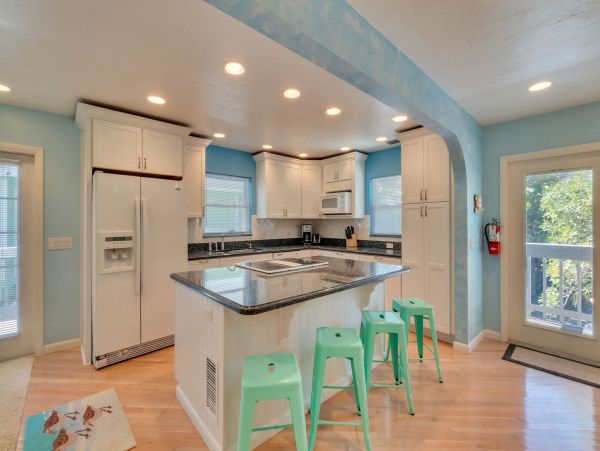 Captiva Charming Three Bedroom Vacation Residence.