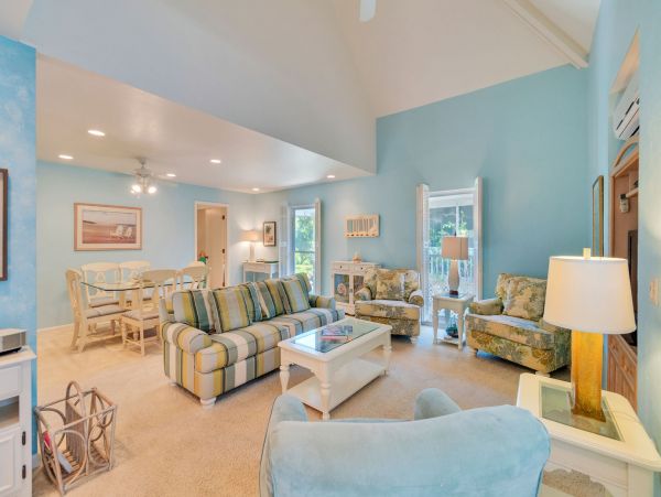 Captiva Charming Three Bedroom Vacation Residence.