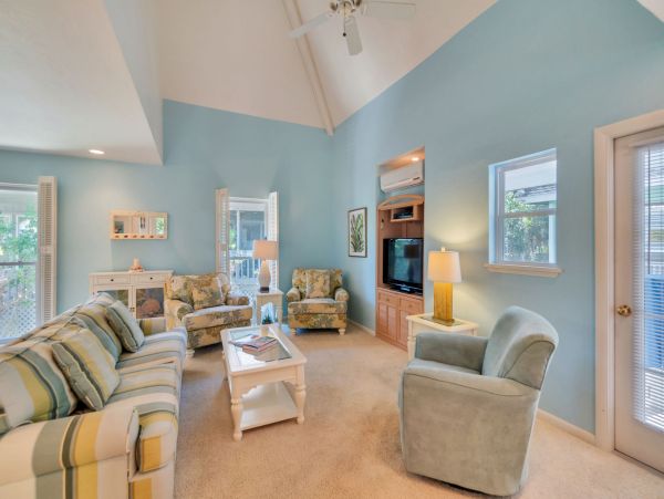 Captiva Charming Three Bedroom Vacation Residence.