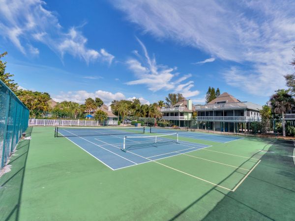 Captiva Charming Three Bedroom Vacation Residence.