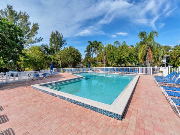 Captiva Charming Three Bedroom Vacation Residence.